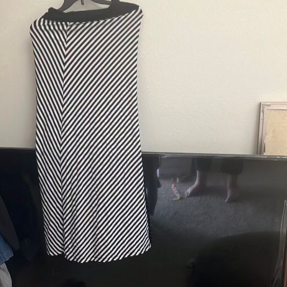 FINAL MARKDOWN Active basic skirt medium - Picture 1 of 3